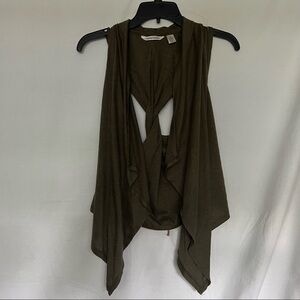Derek heart twist back vest olive green medium
